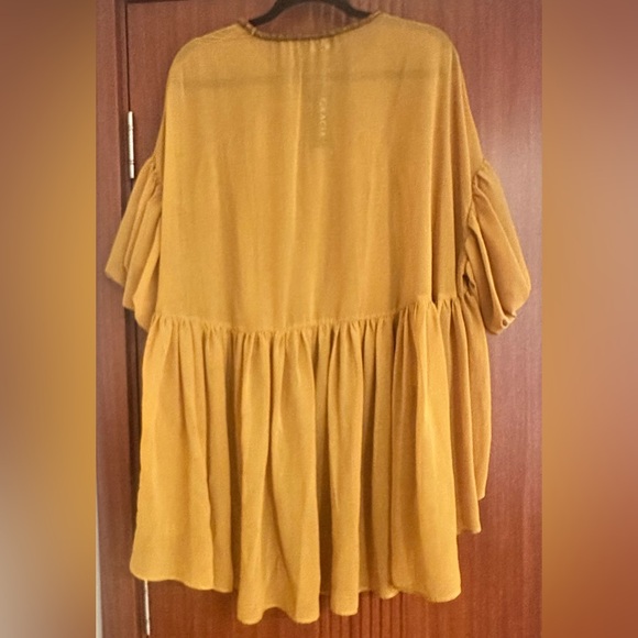 Gracia Mustard Flowing Tunic Top - Picture 2 of 3